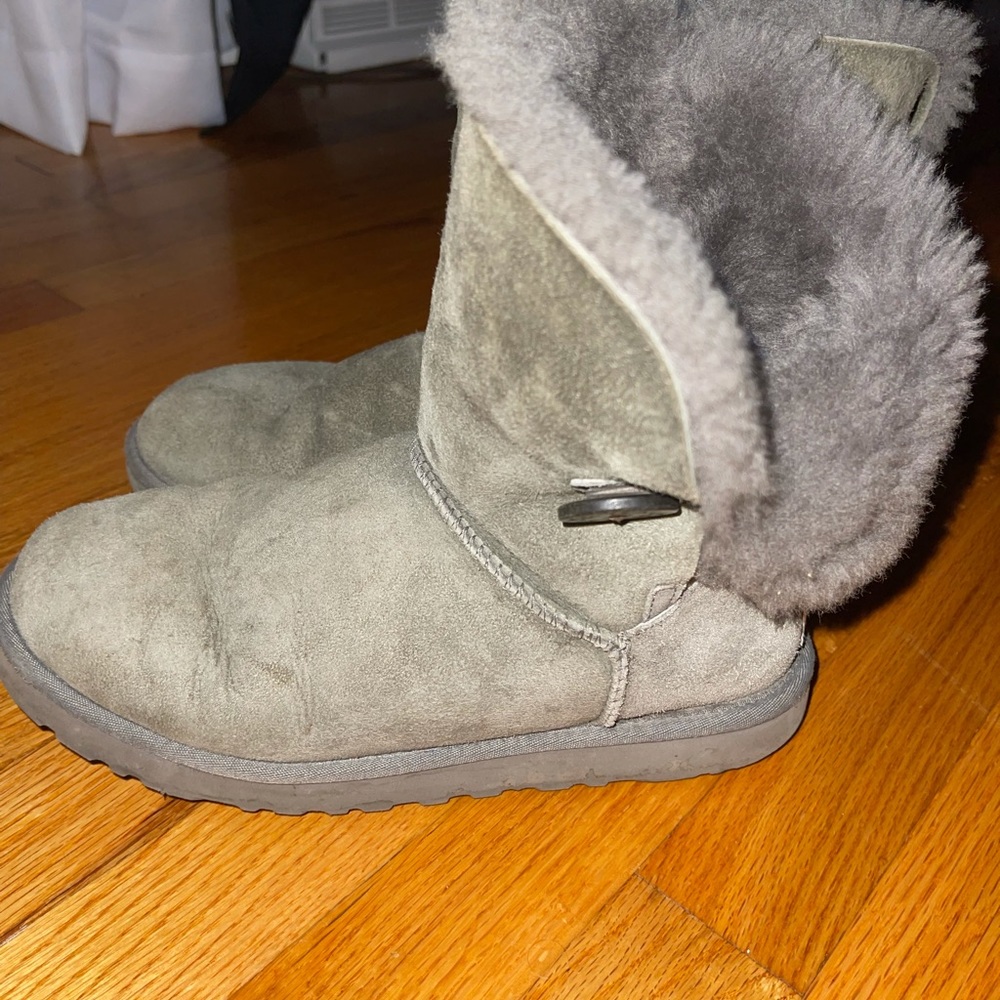 UGG Bailey Button Boot - Picture 3 of 4